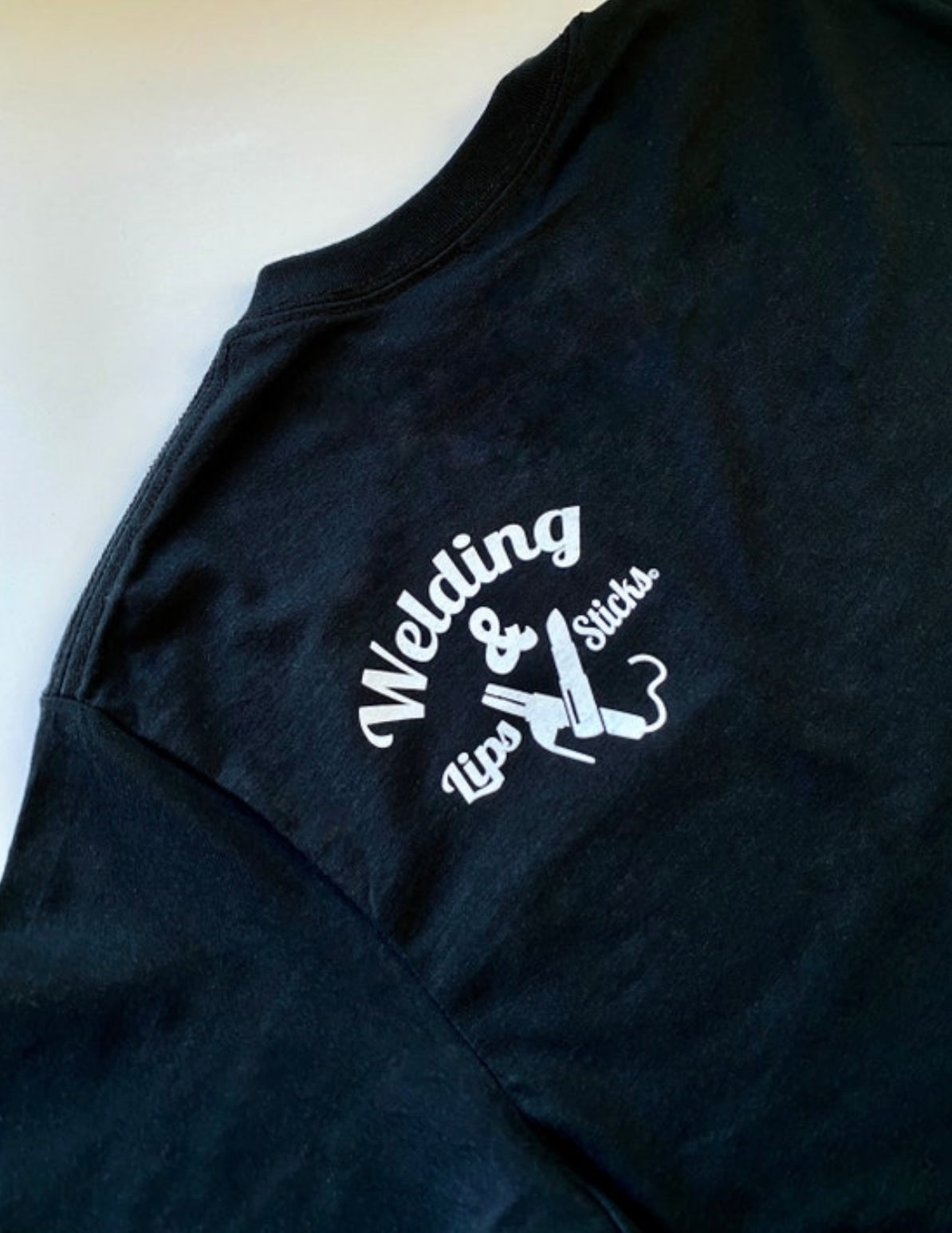 PEEK-A-BOO Pocket T-Shirt Construction Girl